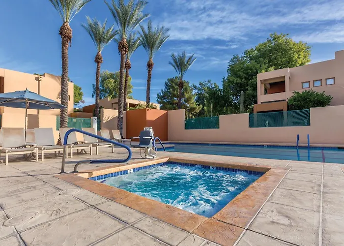 Orange Tree 1br