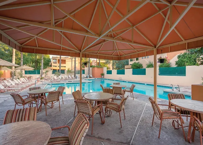 Orange Tree 1br