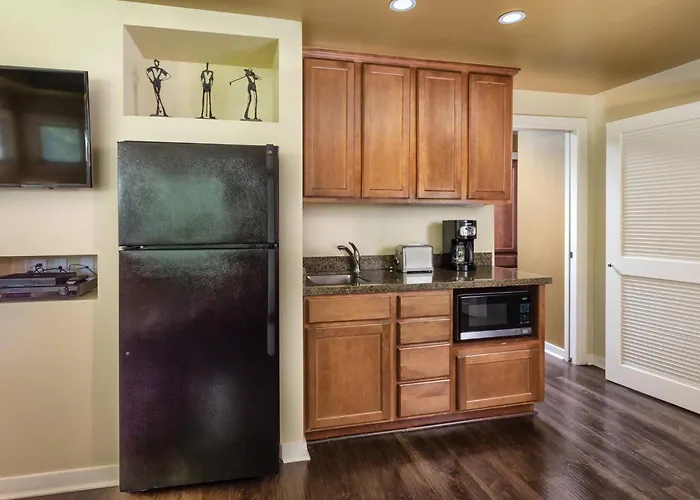 Orange Tree 1br *
